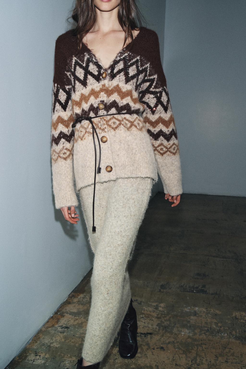 Жаккардовый кардиган с пайетками и поясом