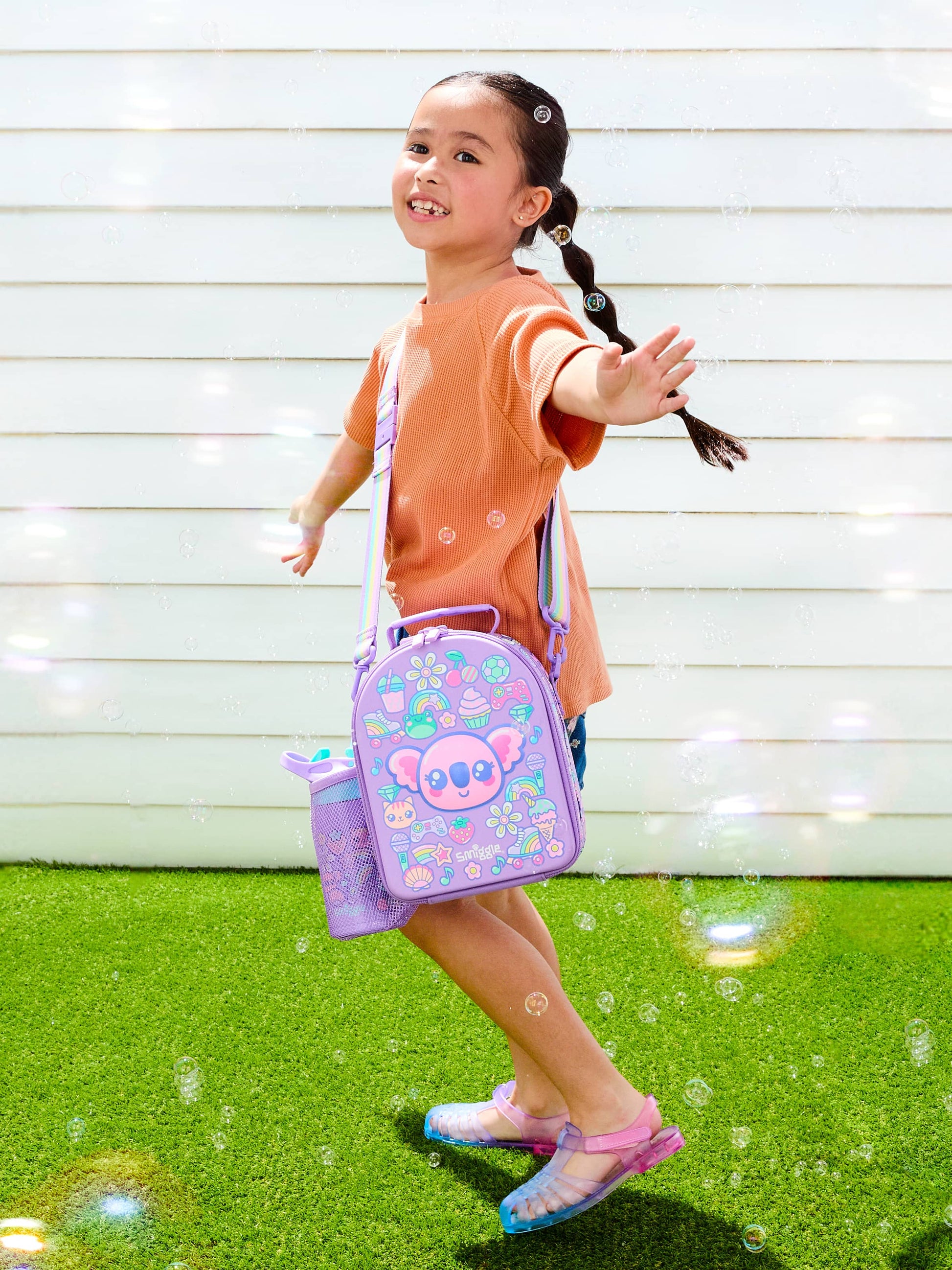 Curious Hardtop Level Curve Lunchbox With Strap Lilac