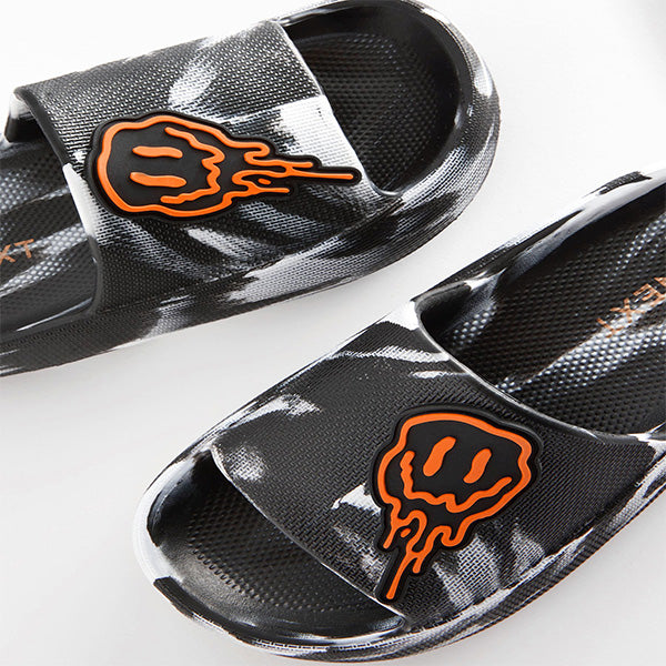 Black/White Chunky Sliders