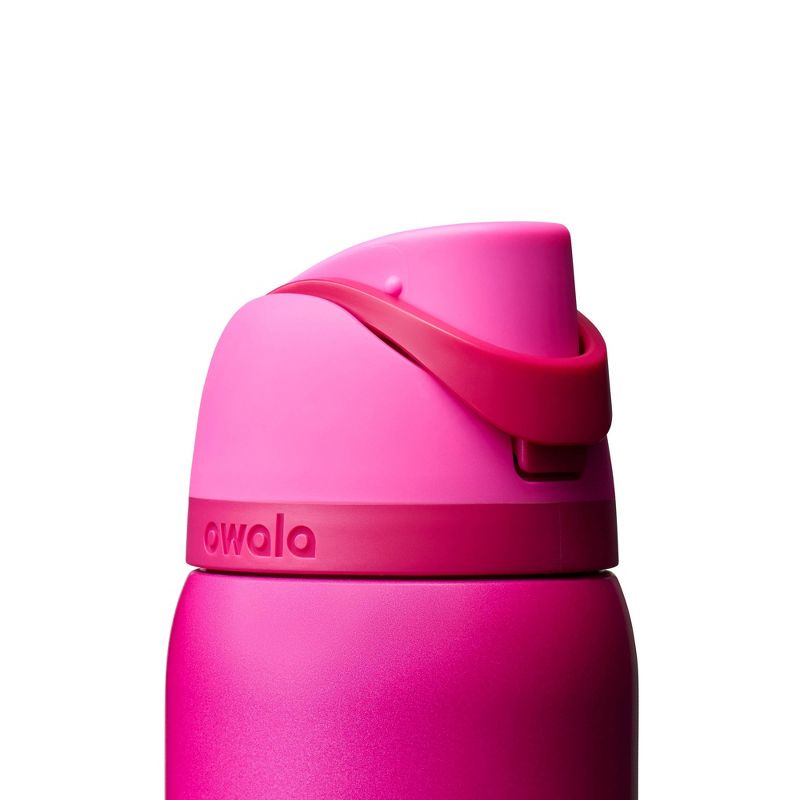 Owala 32 fl oz FreeSip Stainless Steel Water Bottle - Read My Lips
