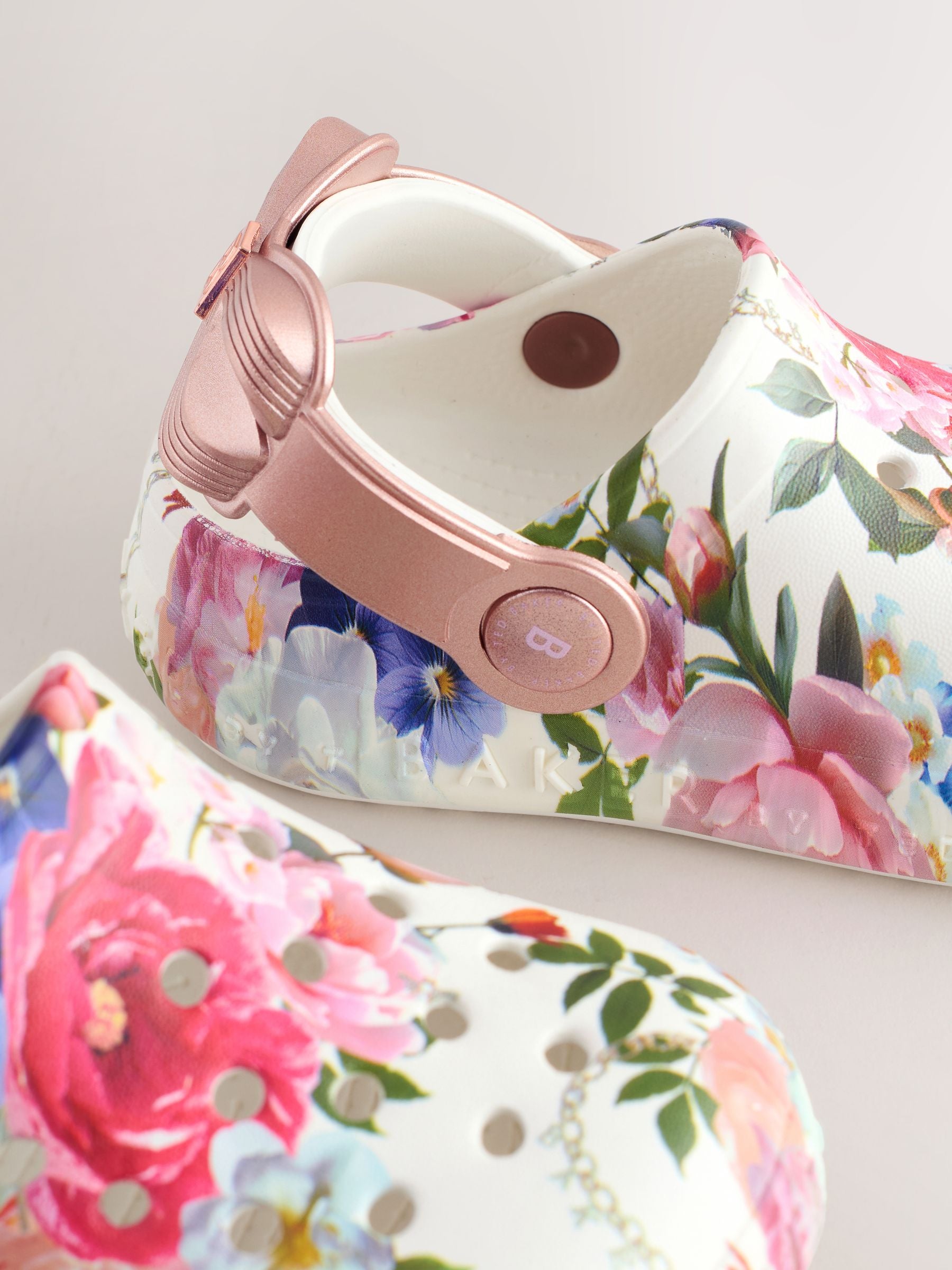 Baker by Ted Baker Girls Bow Clog Sandals