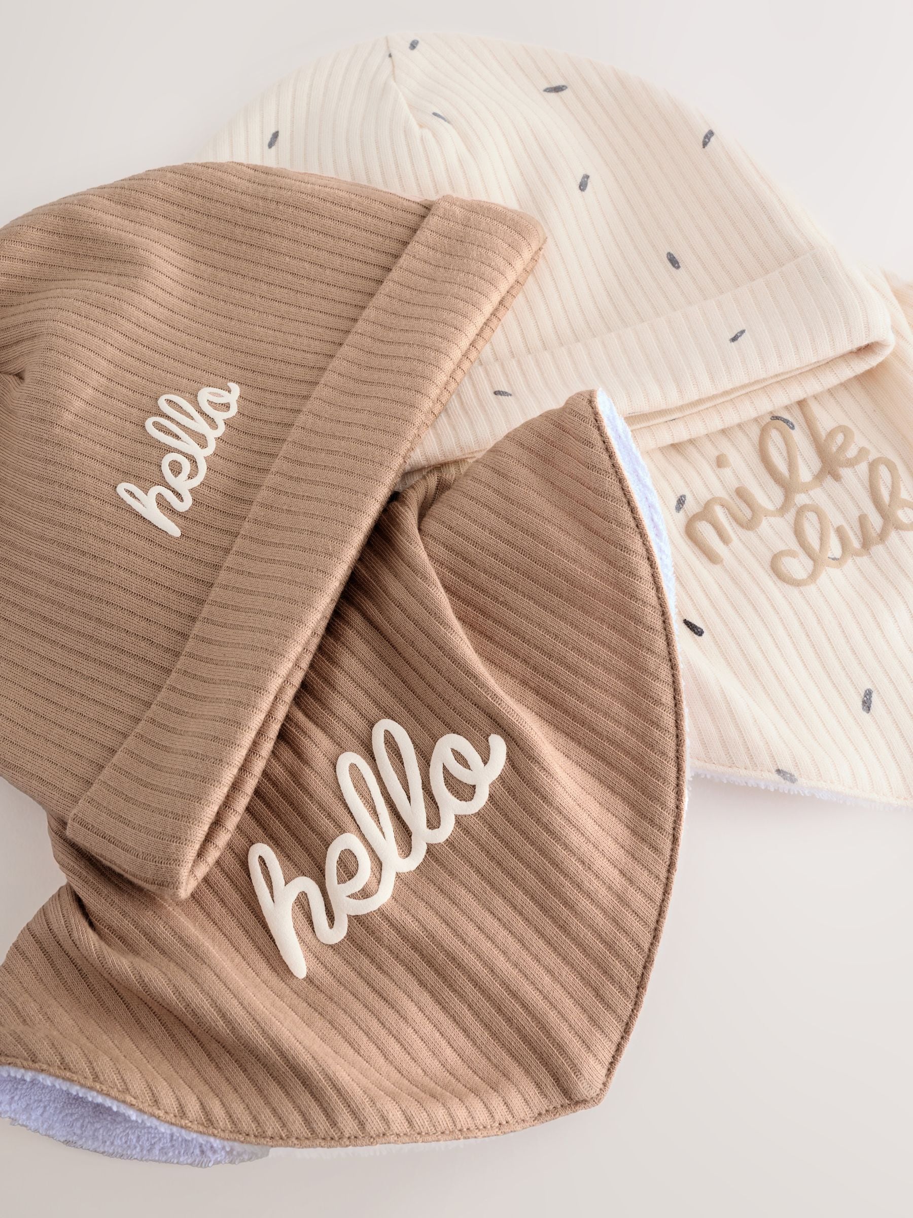 Neutral Milk Club Baby Hat & Bib Set (0-12mths)