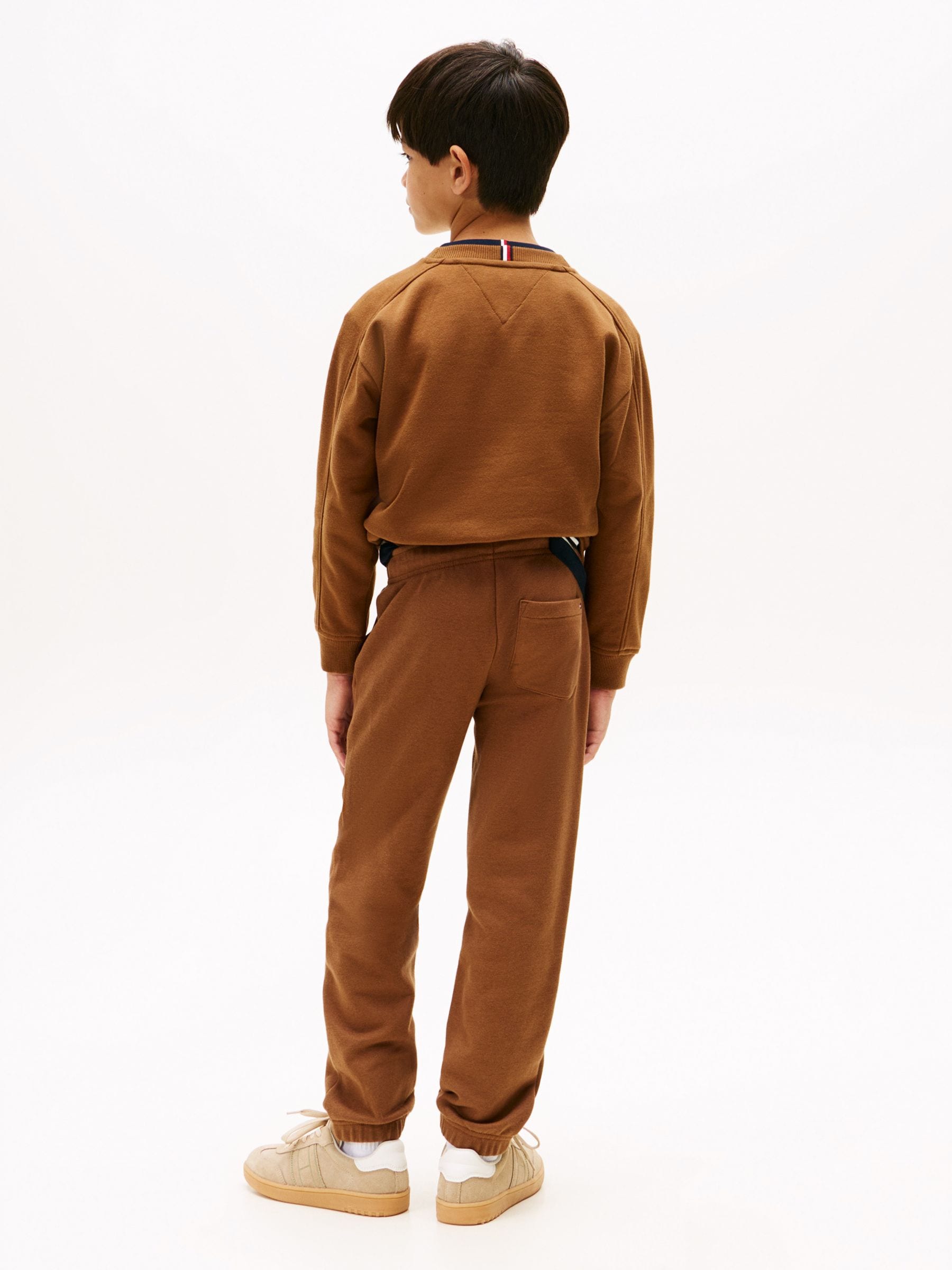 بني - بنطلون رياضي فليس بطبعة شعار فارسي من Tommy Hilfiger