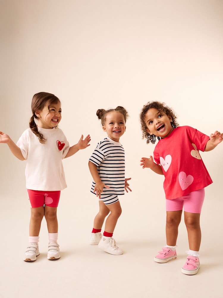 Red Hearts T-Shirts 3 Pack (3mths-7yrs) - Image 2 of 10