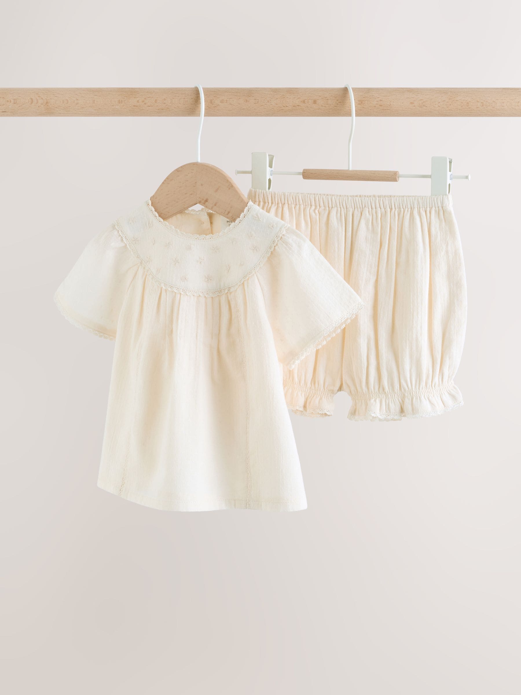White Woven Baby Top and Shorts 2 Piece Set (0mths-2yrs)