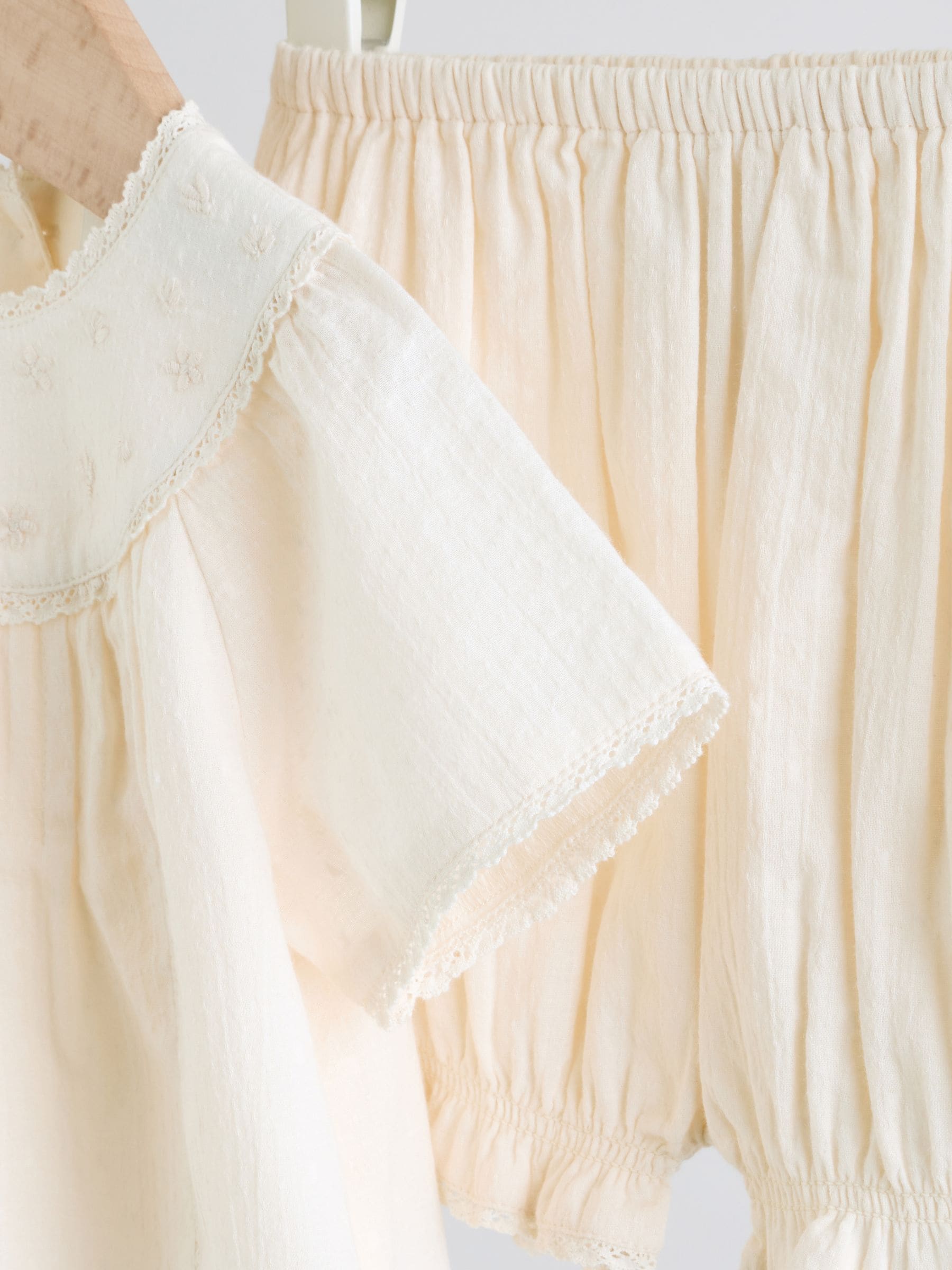 White Woven Baby Top and Shorts 2 Piece Set (0mths-2yrs)