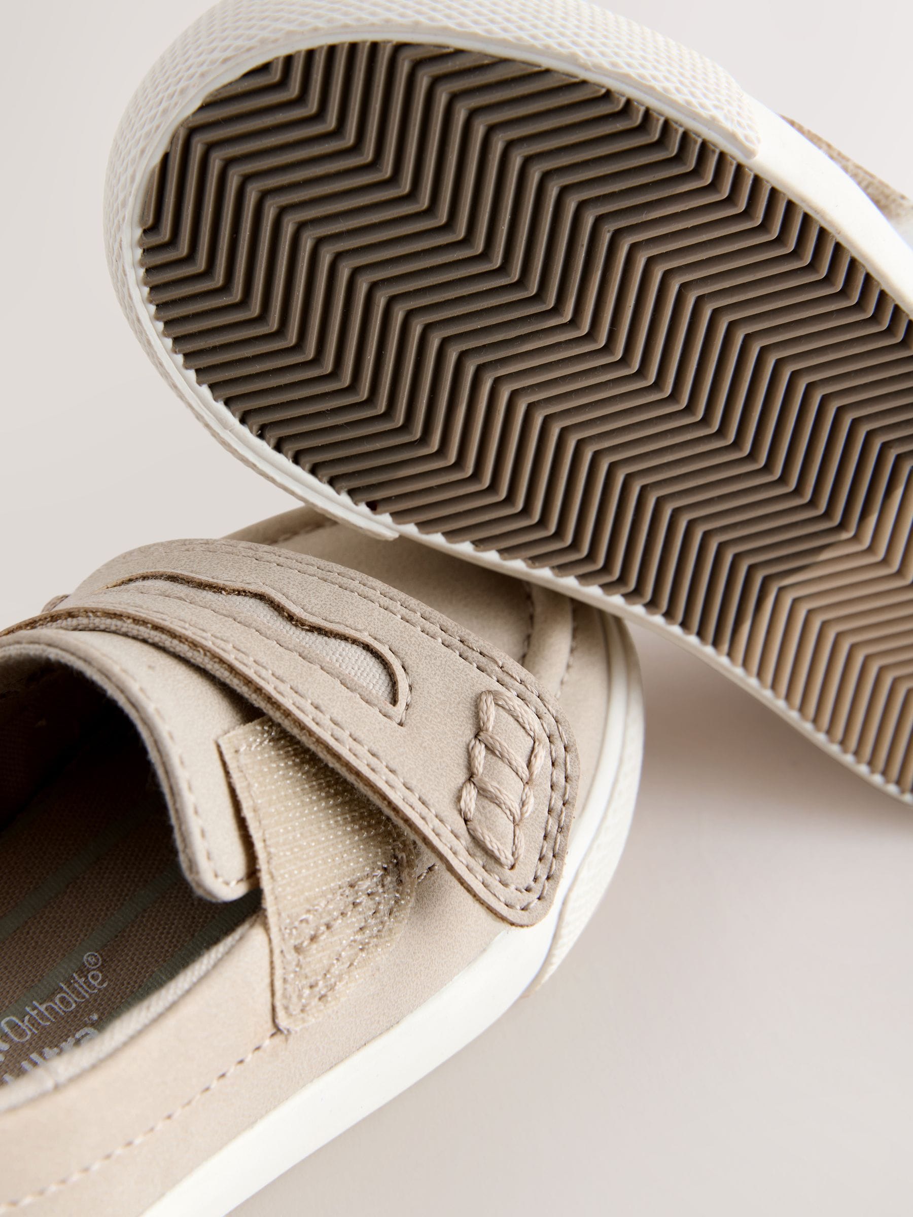 Neutral Wide Fit (G) Loafers